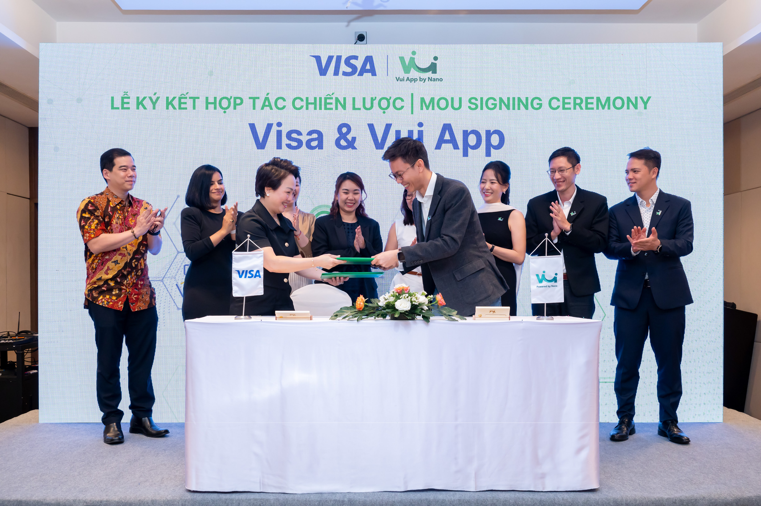 Startup Việt giúp người lao động rút trước tiền lương trong 60 giây bắt tay với công ty thanh toán điện tử hàng đầu thế giới, giải quyết "nỗi đau" của 17% nhân sự - Ảnh 1.