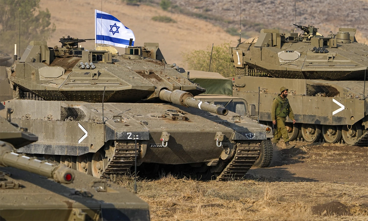Xe tăng Israel gần biên giới với Lebanon tháng 11/2023. Ảnh: AP