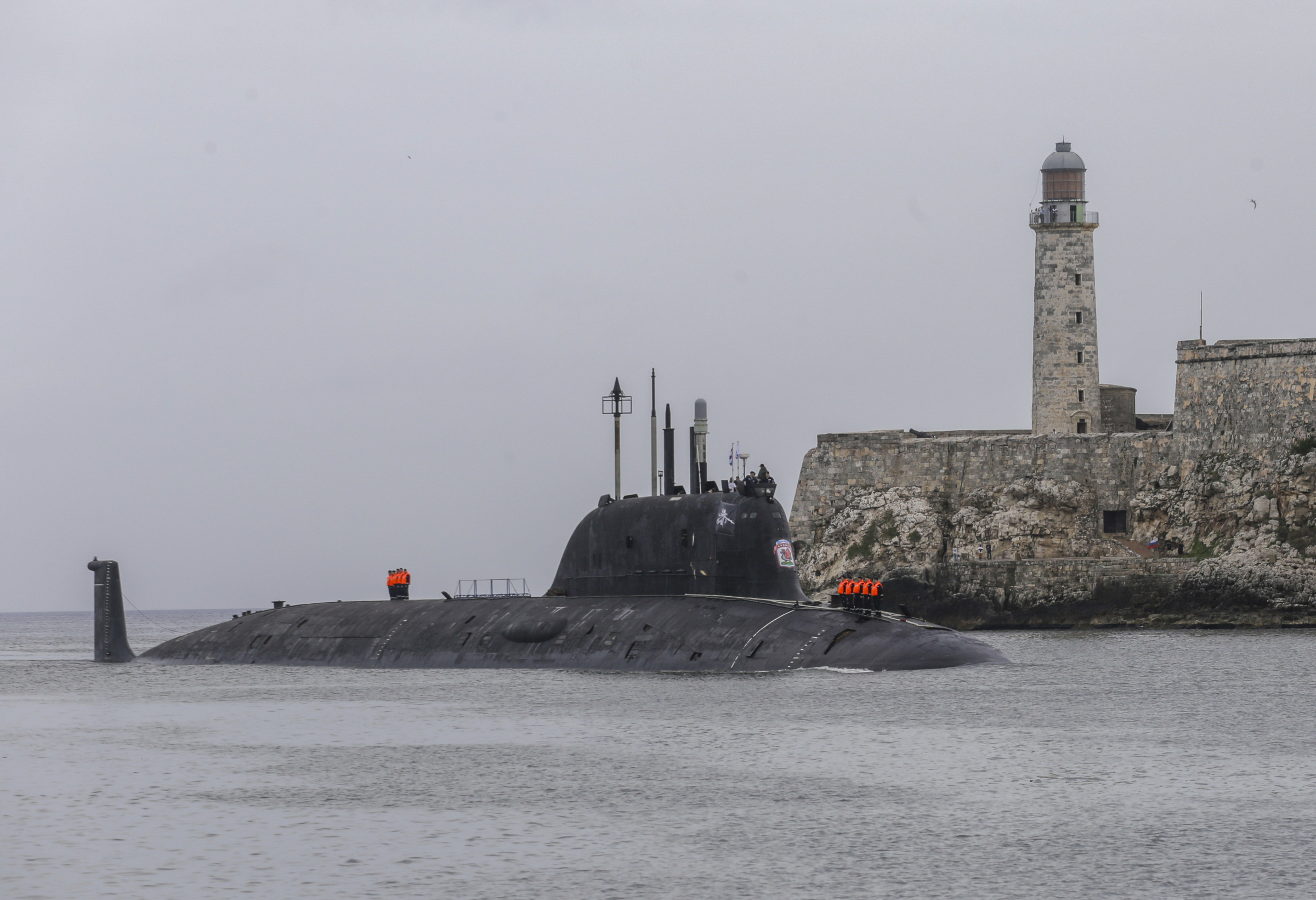 Tàu ngầm hạt nhân Kazan của Nga tới cảng Havana, Cuba ngày 12/6. Ảnh: AP