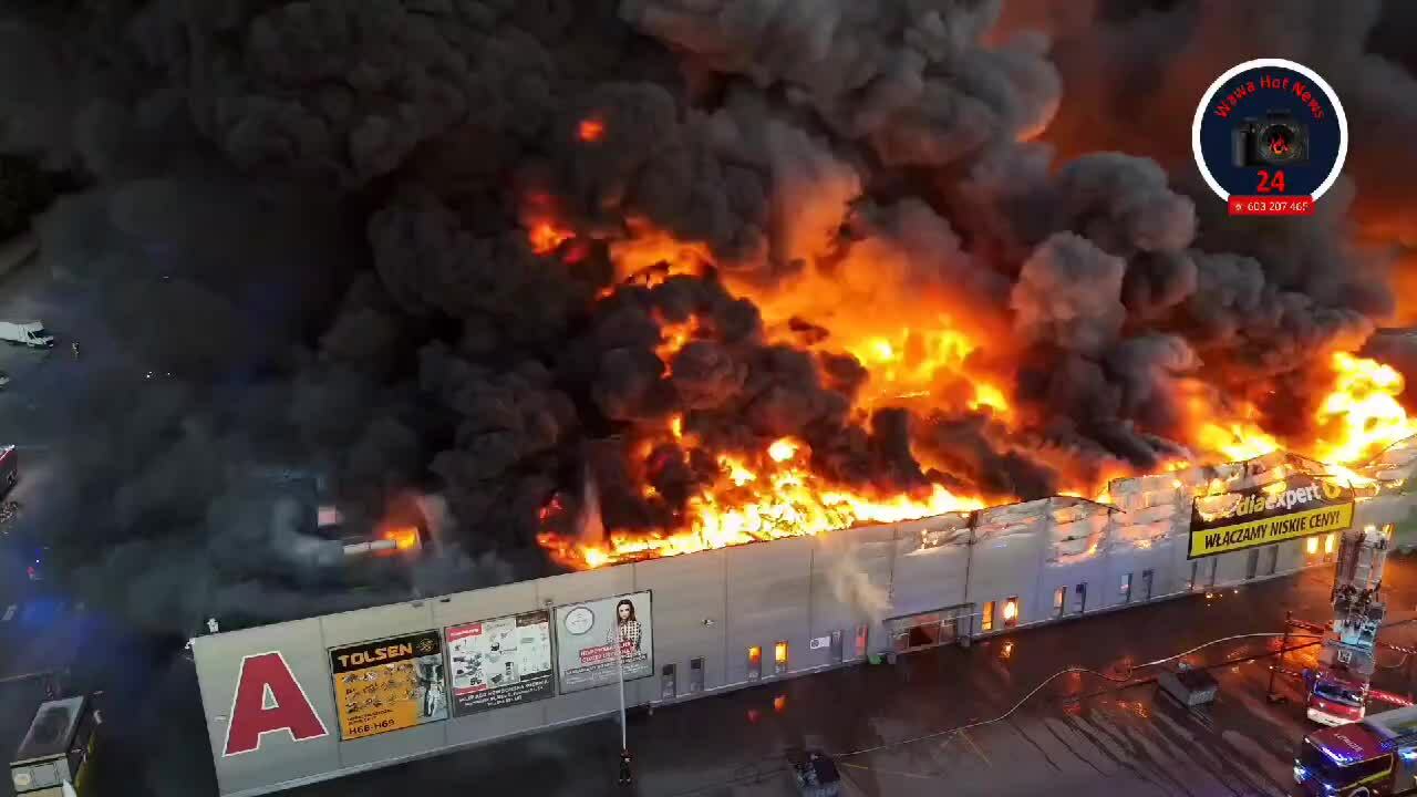 Cháy chợ tại Ba Lan