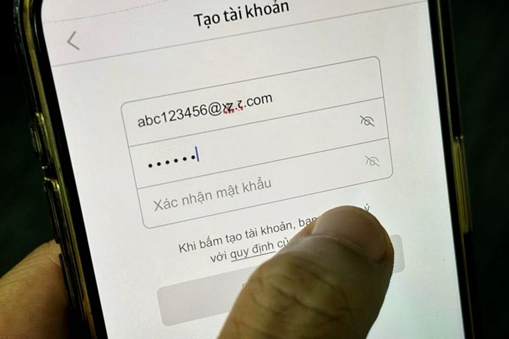 Một trang tạo tài khoản và mật khẩu cho dịch vụ online. Ảnh: Lưu Quý
