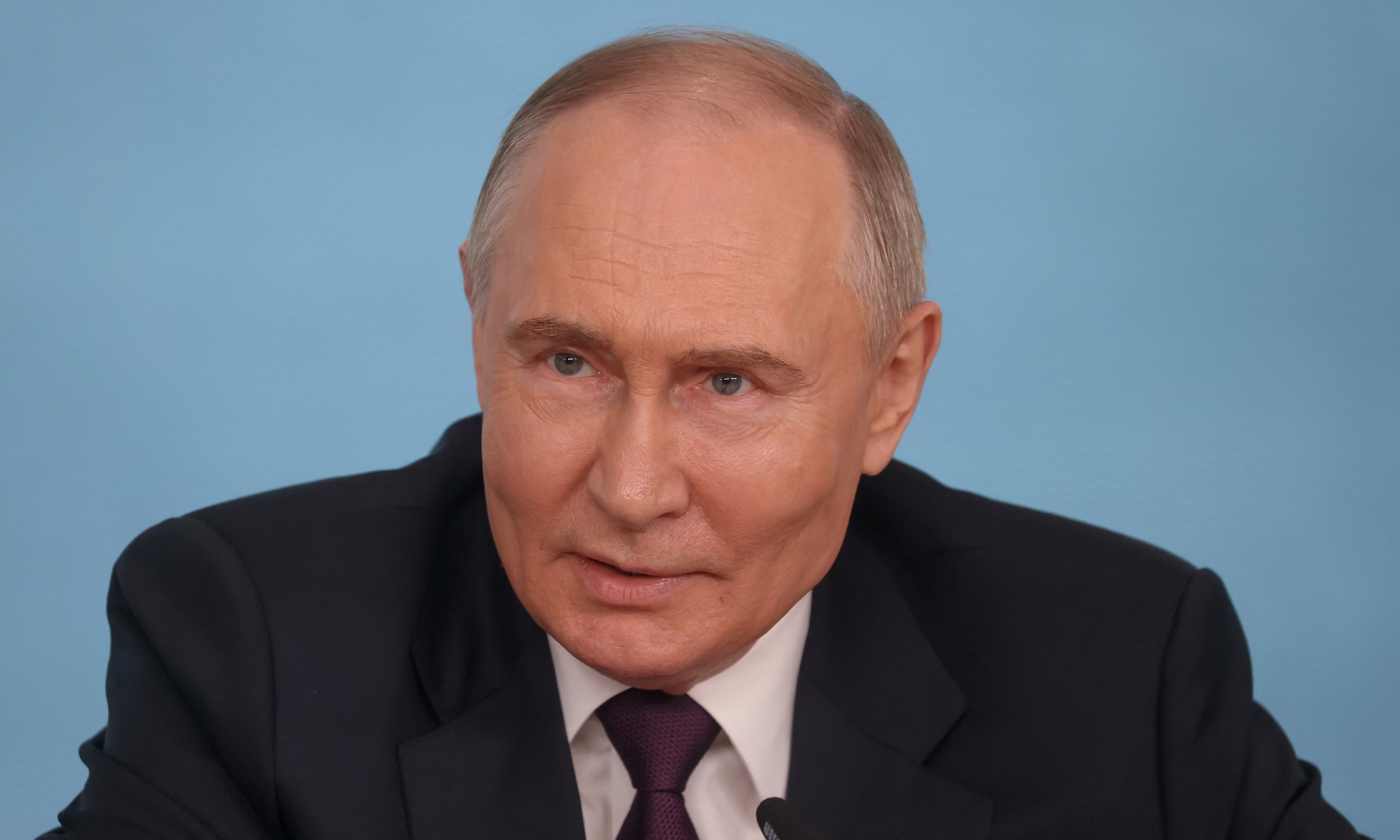 Tổng thống Putin trong cuộc gặp truyền thông nước ngoài hôm 5/6. Ảnh: AFP
