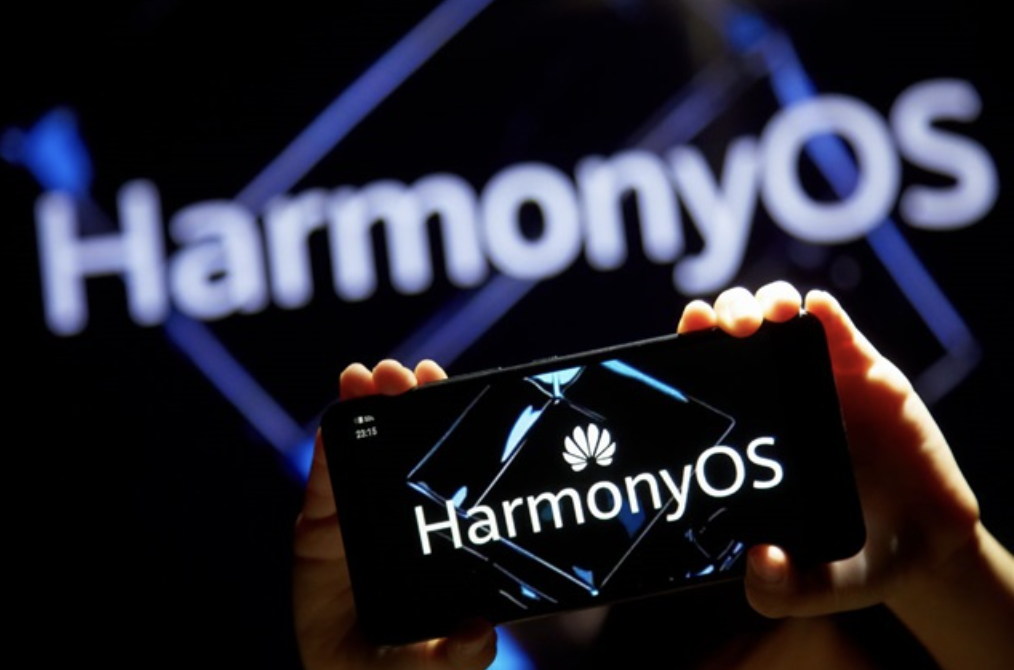 Biểu tượng HarmonyOS trên một chiếc smartphone. Ảnh: Digitimes