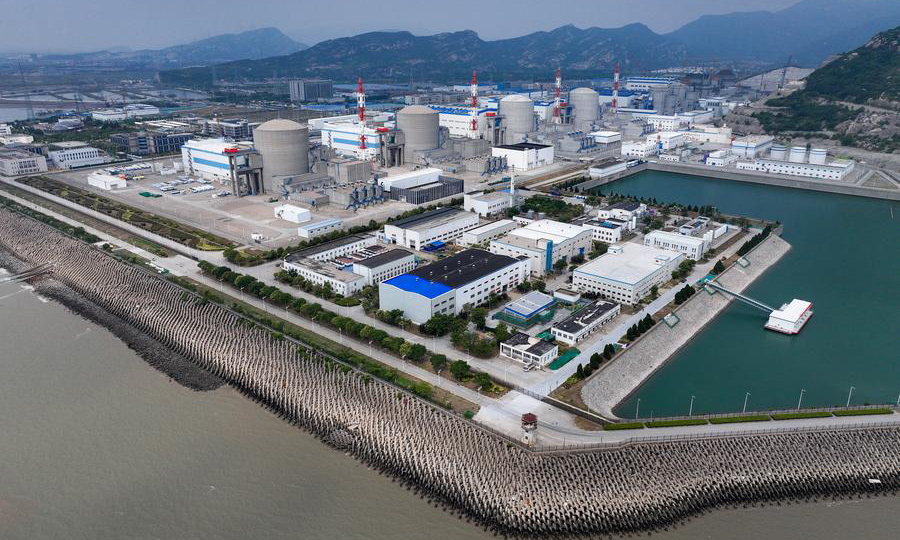 Một bức ảnh chụp từ máy bay không người lái được chụp vào ngày 19 tháng 6 năm 2024 cho thấy quang cảnh Nhà máy điện hạt nhân Tianwan ở thành phố Liên Vân Cảng, tỉnh Giang Tô phía đông Trung Quốc. Ảnh: Xinhua/Li Bo