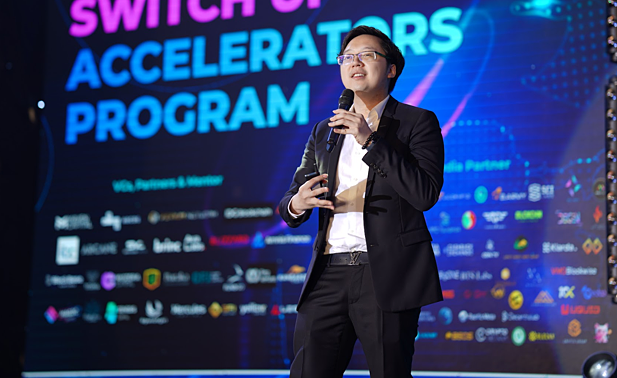 Ông Nguyễn Ngọc Hưng chào mừng các dự án và đối tác tham dự chương trình SwitchUp Accelerator. Ảnh: SwitchUp 2024