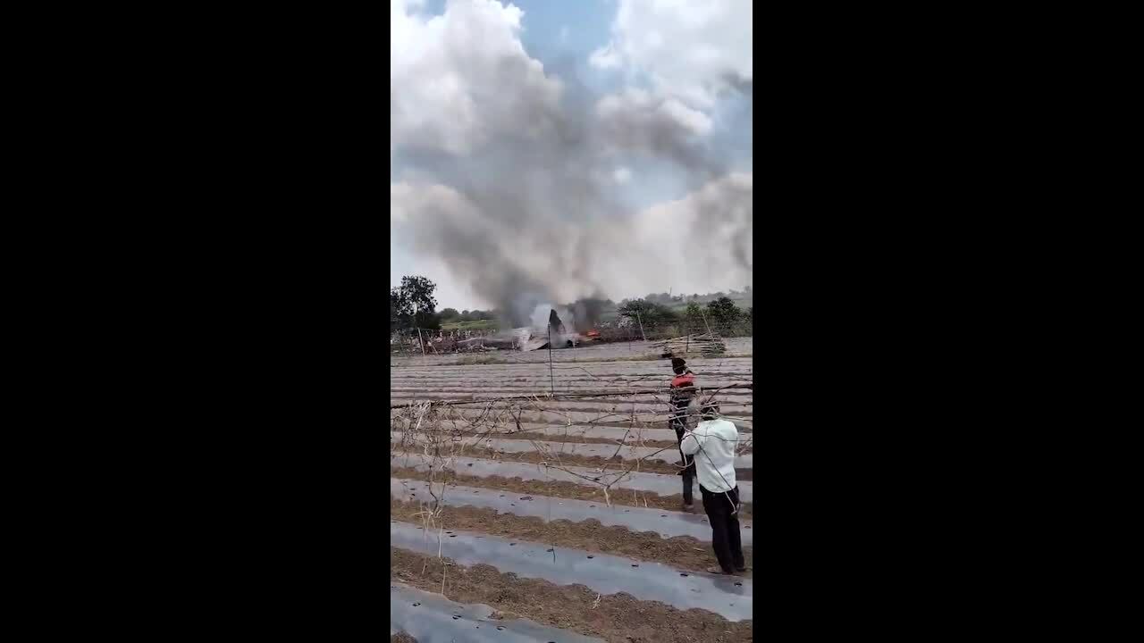 Tiêm kích Su-30 Ấn Độ rơi, cháy rụi