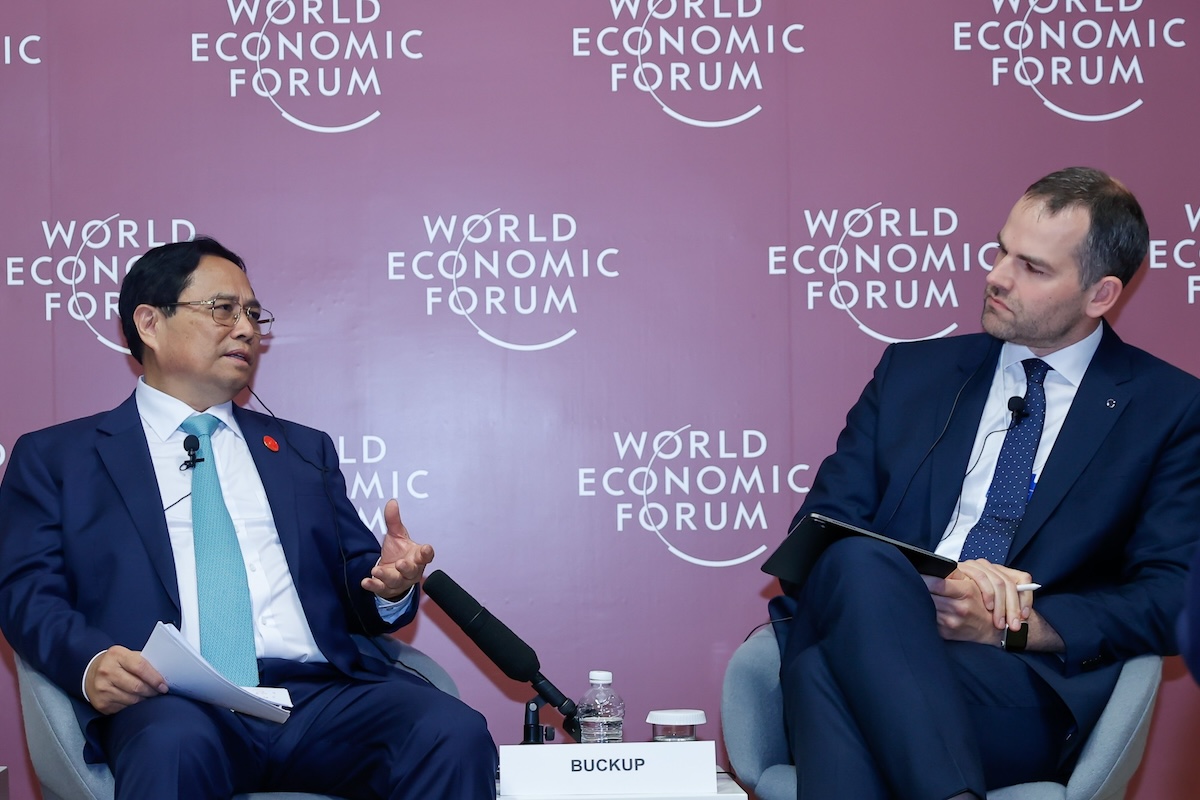 Thủ tướng Phạm Minh Chính trao đổi tại tọa đàm với cộng đồng doanh nghiệp khởi nghiệp, đổi mới sáng tạo của Diễn đàn Kinh tế thế giới (WEF), chiều 25/6. Ảnh: Đoàn Bắc