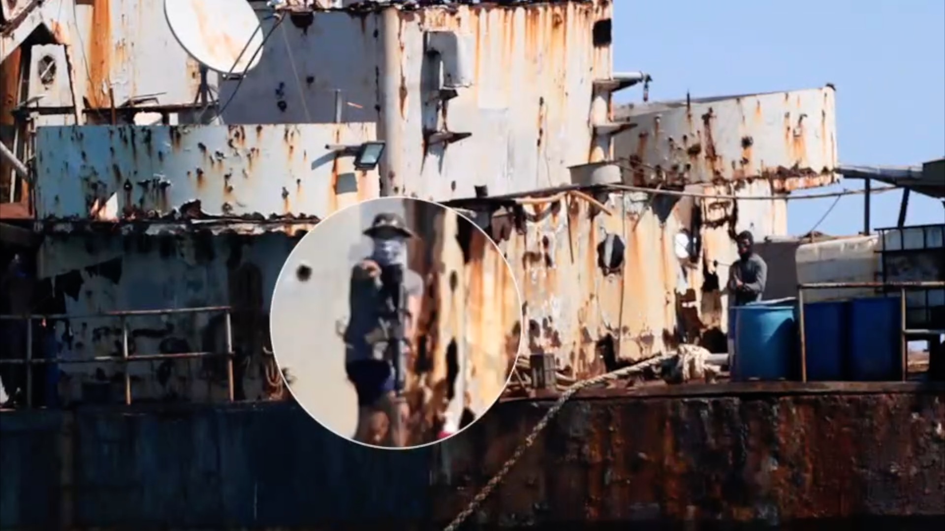 Trung Quốc công bố video cáo buộc lính Philippines chĩa súng vào tàu hải cảnh