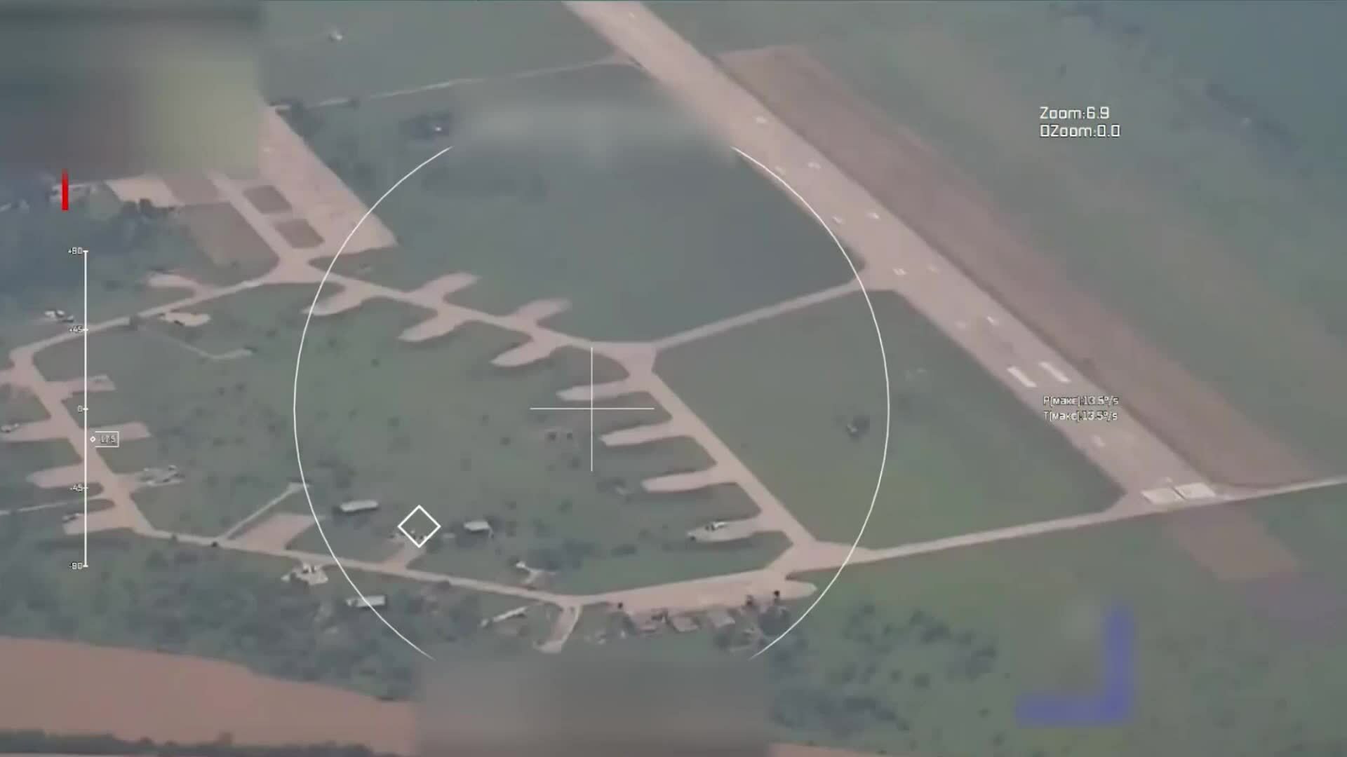 Khoảnh khắc Nga tấn công loạt tiêm kích Su-27 ở căn cứ Ukraine