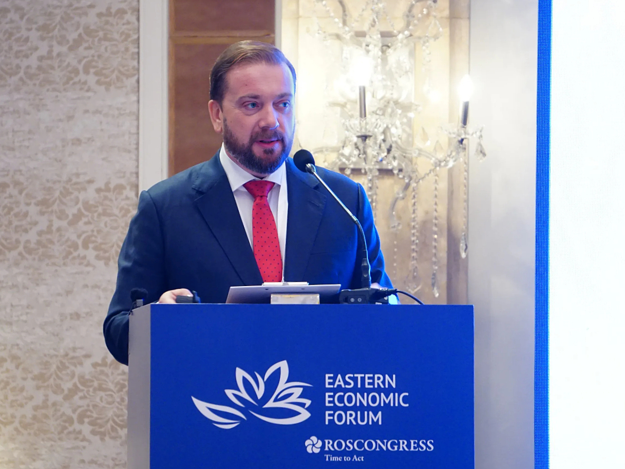 Ông Alexander Stuglev, Chủ tịch kiêm CEO quỹ Roscongress tại phiên họp ở TP HCM ngày 4/7. Ảnh: Viễn Thông
